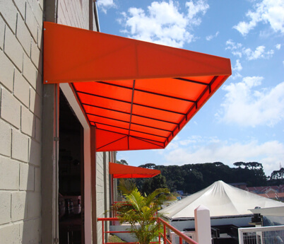 Toldo sob medida é com a Balbinot Persianas e Cortinas